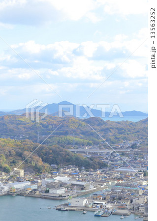 広島県:尾道市街の風景 広島県:尾道市街の風景 13563252