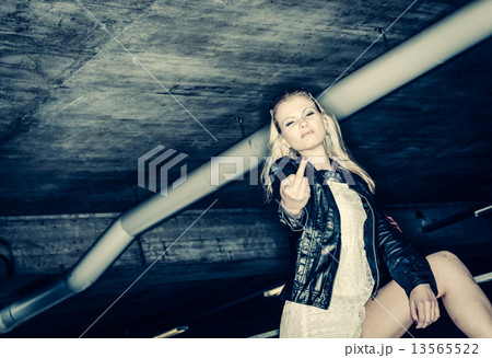 Urban girl Urban girl 13565522