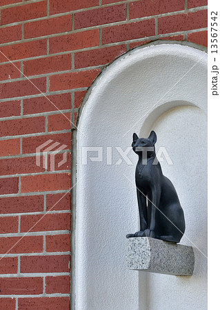 港の見える丘公園 大佛次郎記念館の猫の像 港の見える丘公園 大佛次郎記念館の猫の像 13567542