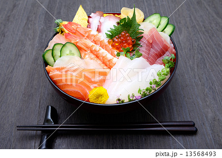 海鮮丼 13568493