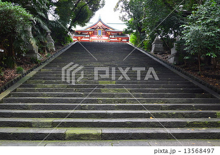 日枝神社の石段(東京都千代田区永田町) 日枝神社の石段(東京都千代田区永田町) 13568497