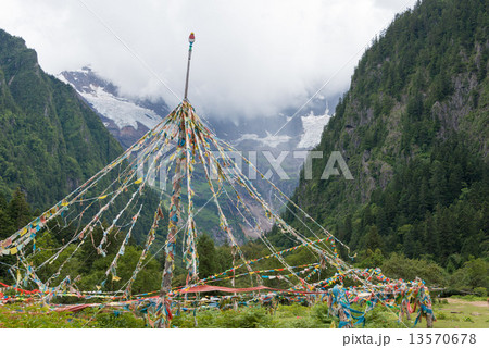 中国・雲南省徳欽 雨崩村 中国・雲南省徳欽 雨崩村 13570678