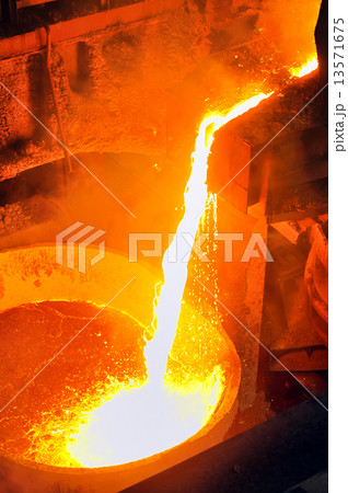 Pouring of liquid metal 13571675