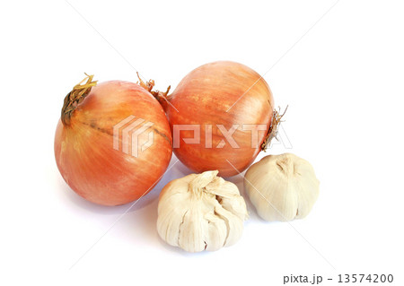 Onions and garlics 13574200
