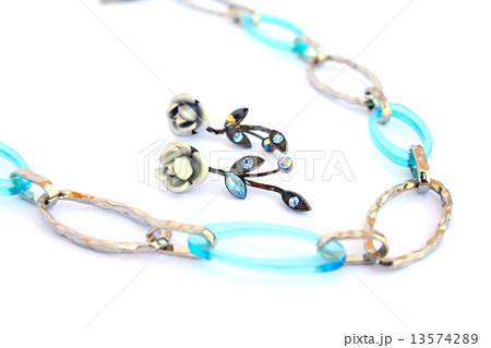 Necklace and earrings 13574289