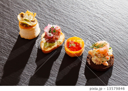 canape canape 13579846