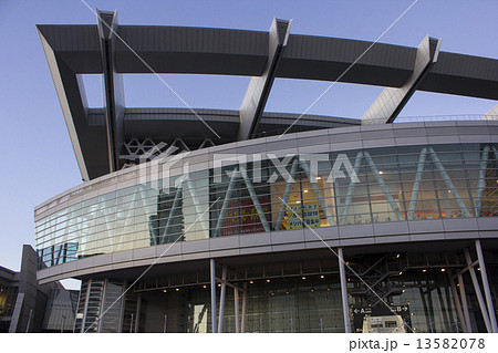 夕暮れのさいたまスーパーアリーナ 13582078