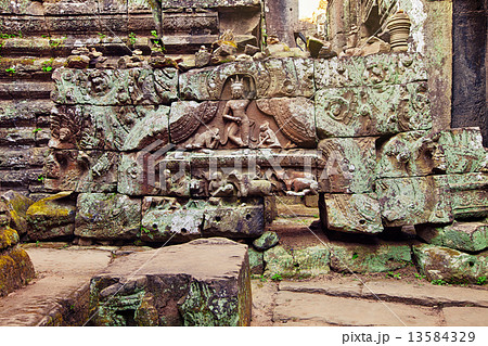 Angkor woman bas-relief, Cambodia Angkor woman bas-relief, Cambodia 13584329