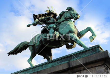 皇居の楠正成像 13584730