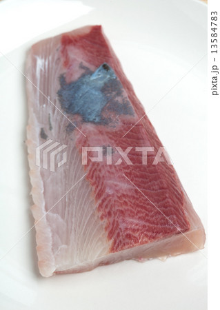 カンパチの刺身 13584783