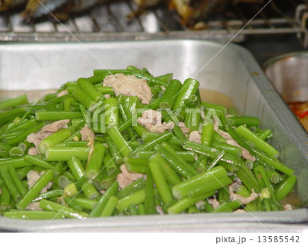 露店の「肉野菜炒め」（パッポン通り･バンコク／タイ） 13585542
