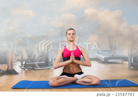 beautiful sporty woman 13587701