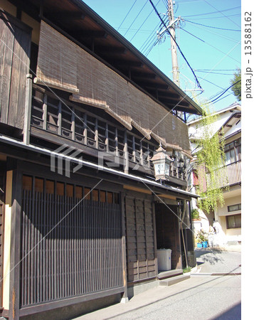 有馬温泉の黒塀の建物 有馬温泉の黒塀の建物 13588162