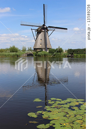 Kinderdijk 13589256