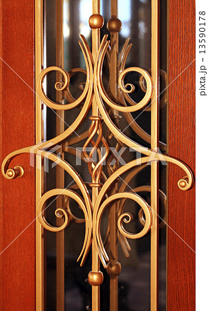 Forging detail over the door 13590178