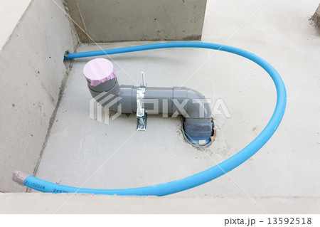 住宅建設　上下水道の配管 13592518