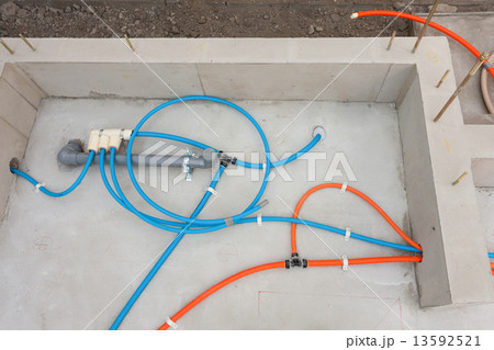 住宅建設　上下水道の配管 13592521