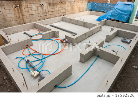 住宅建設　上下水道の配管 13592526