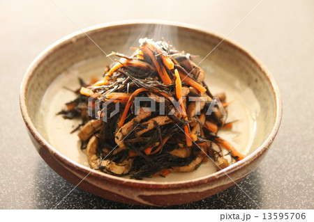 ひじきの煮物 13595706