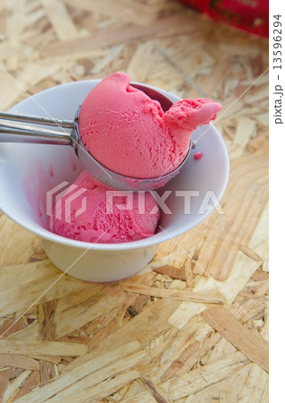 Red berries ice-cream 13596294