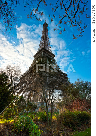 Eiffel tower at sunrise, Paris. 13597300