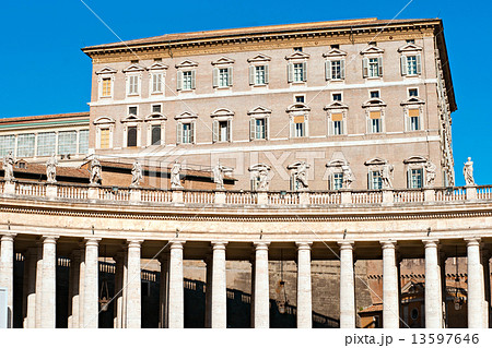 San Peter, Rome, Italy. 13597646
