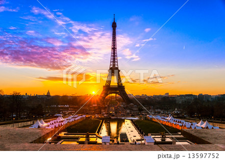 Eiffel tower at sunrise, Paris. 13597752