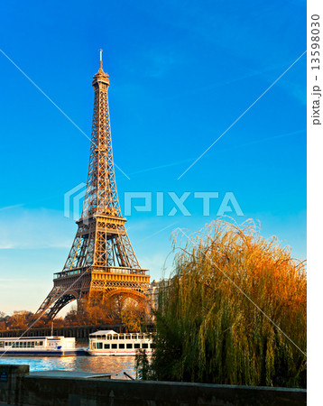 Eiffel tower at sunrise, Paris. Eiffel tower at sunrise, Paris. 13598030