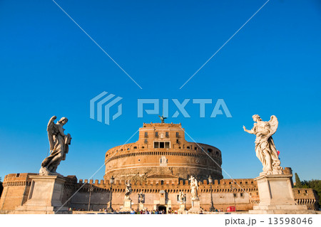 Castel Sant'angelo and Bernini's statue on the bridge, Rome, Ita 13598046