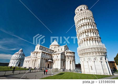 Pisa, Piazza dei miracoli. 13598098