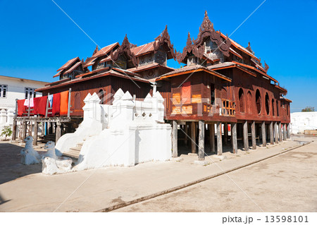 Inle lake, Myanmar. 13598101