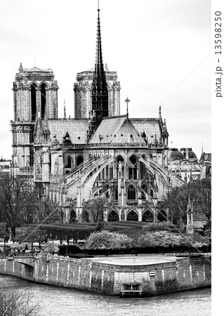 Notre dame de Paris, France. Notre dame de Paris, France. 13598250