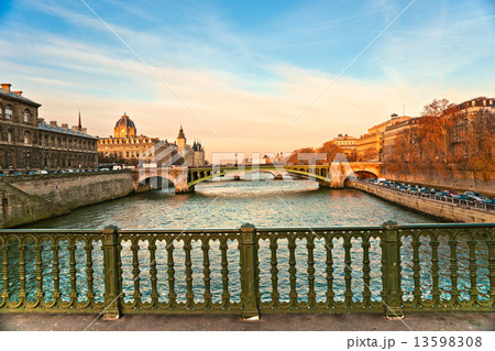 Palais de Justice, Ile de la Cite, Paris - France 13598308
