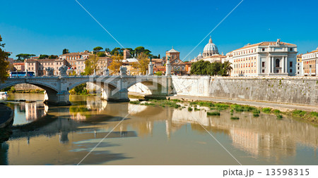 San Peter, Rome, Italy. 13598315