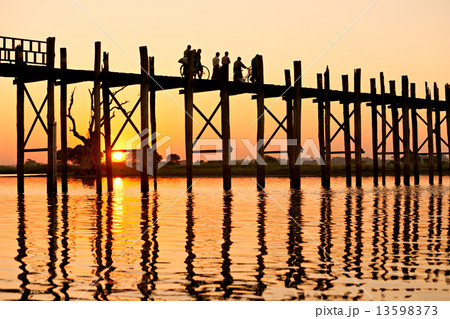 U bein bridge at Amarapura ,Mandalay, Myanmar. 13598373