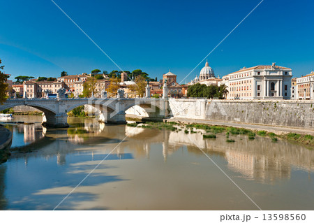 San Peter square, Rome, Italy. 13598560