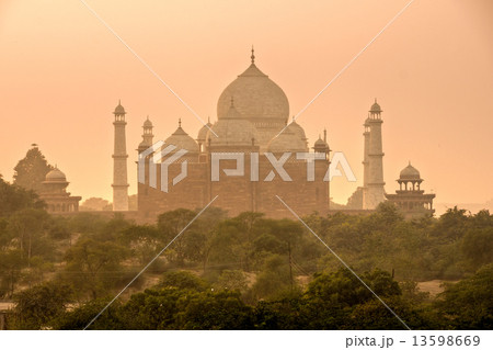 Taj Mahal at sunset, Agra, Uttar Pradesh, India. Taj Mahal at sunset, Agra, Uttar Pradesh, India. 13598669