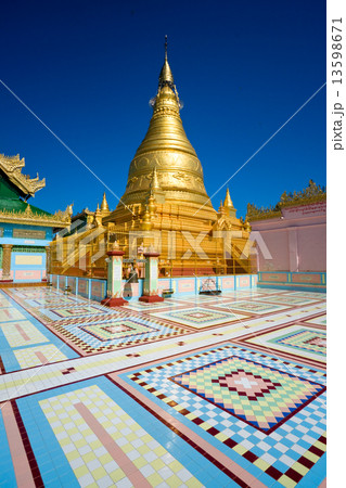 Mahamuni Paya, Myanmar. 13598671
