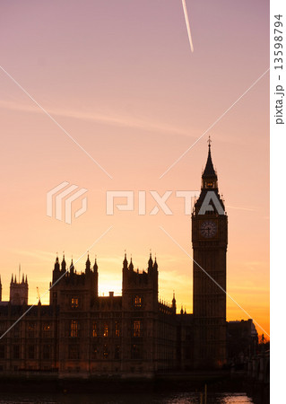 The Big Ben and the House of Parliament at sunset, London, UK. The Big Ben and the House of Parliament at sunset, London, UK. 13598794