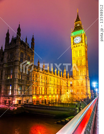 The Big Ben, the House of Parliament and the Westminster Bridge The Big Ben, the House of Parliament and the Westminster Bridge 13598912