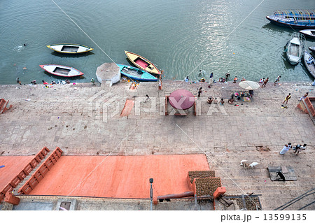 Varanasi (Benares) 13599135