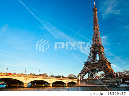 Eiffel tower at sunrise, Paris. 13599137
