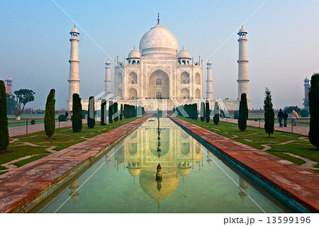 Taj Mahal at sunrise, Agra, Uttar Pradesh, India. 13599196