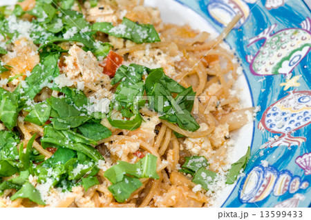 Spaghetti with tofu, cheese, tomato, cauliflower and arugula. Spaghetti with tofu, cheese, tomato, cauliflower and arugula. 13599433