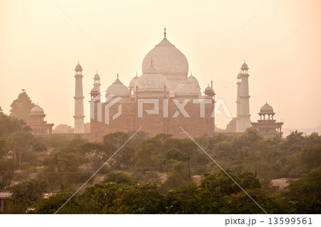 Taj Mahal at sunset, Agra, Uttar Pradesh, India. Taj Mahal at sunset, Agra, Uttar Pradesh, India. 13599561