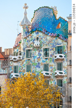 BARCELONA - DECEMBER 16: The facade of the house Casa Battlo (al 13599654