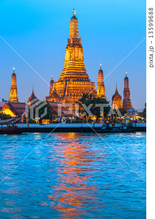 Wat Arun, Bangkok ,Thailand 13599688