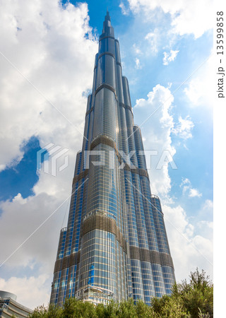 DUBAI, UAE - FEBRUARY 10: Burj Khalifa facade on February 10, 20 13599858