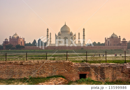 Taj Mahal at sunset, Agra, Uttar Pradesh, India. Taj Mahal at sunset, Agra, Uttar Pradesh, India. 13599986