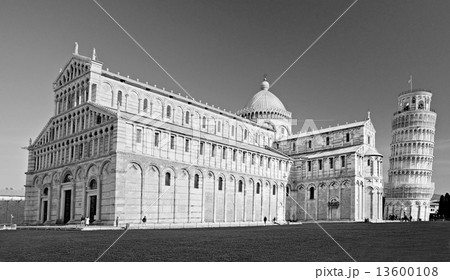 Pisa, Piazza dei miracoli. 13600108